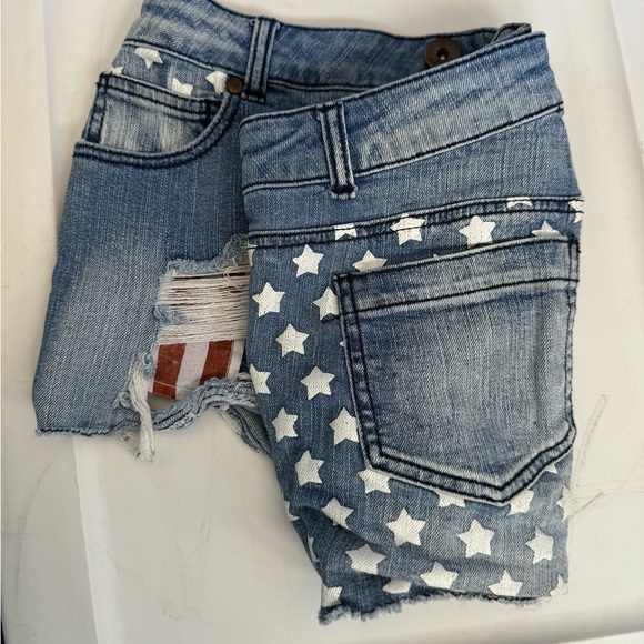 Like new fourth of July Distressed Jean shorts size 9. - Picture 5 of 7